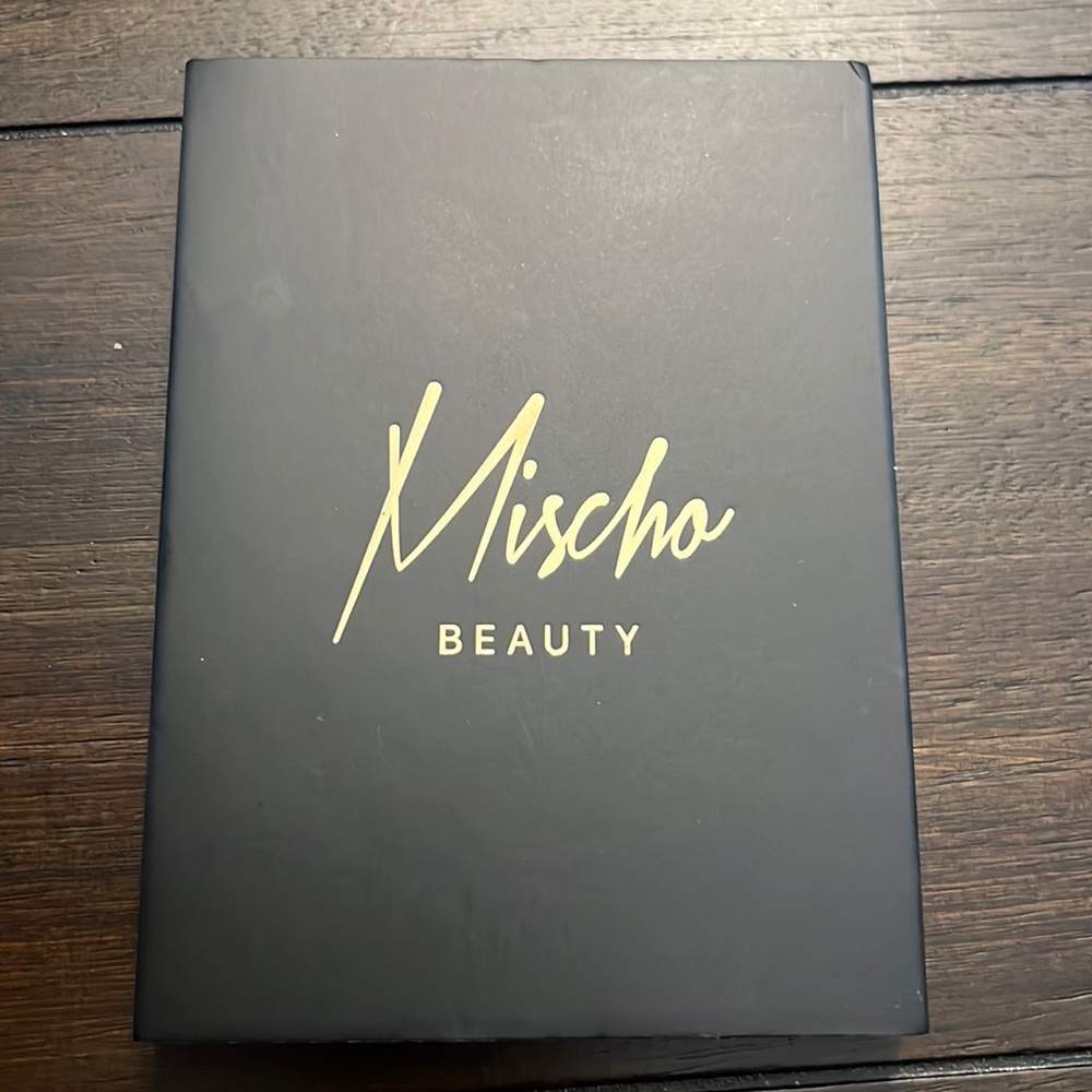 MISCHO BEAUTY Eyeshadow Palette